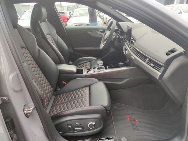 Audi RS4 Avant Quattro