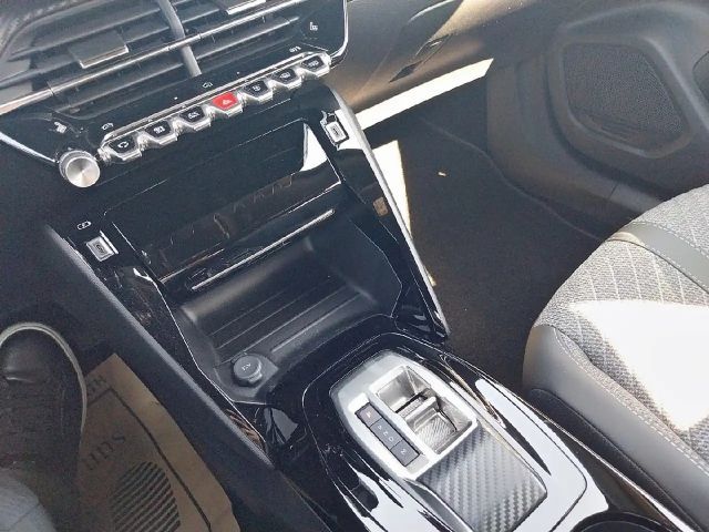 Peugeot 2008 Allure Pack Hybrid