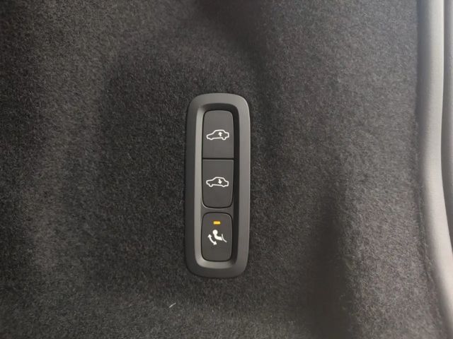 Volvo XC60 AWD Plus T8