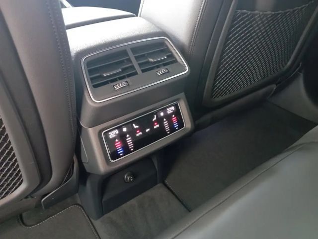 Audi Q8 e-tron 55 Business Quattro