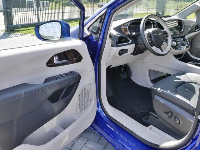 Chrysler Pacifica Limited