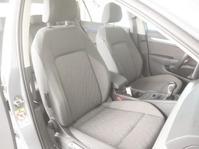 Volkswagen Golf Life Variant