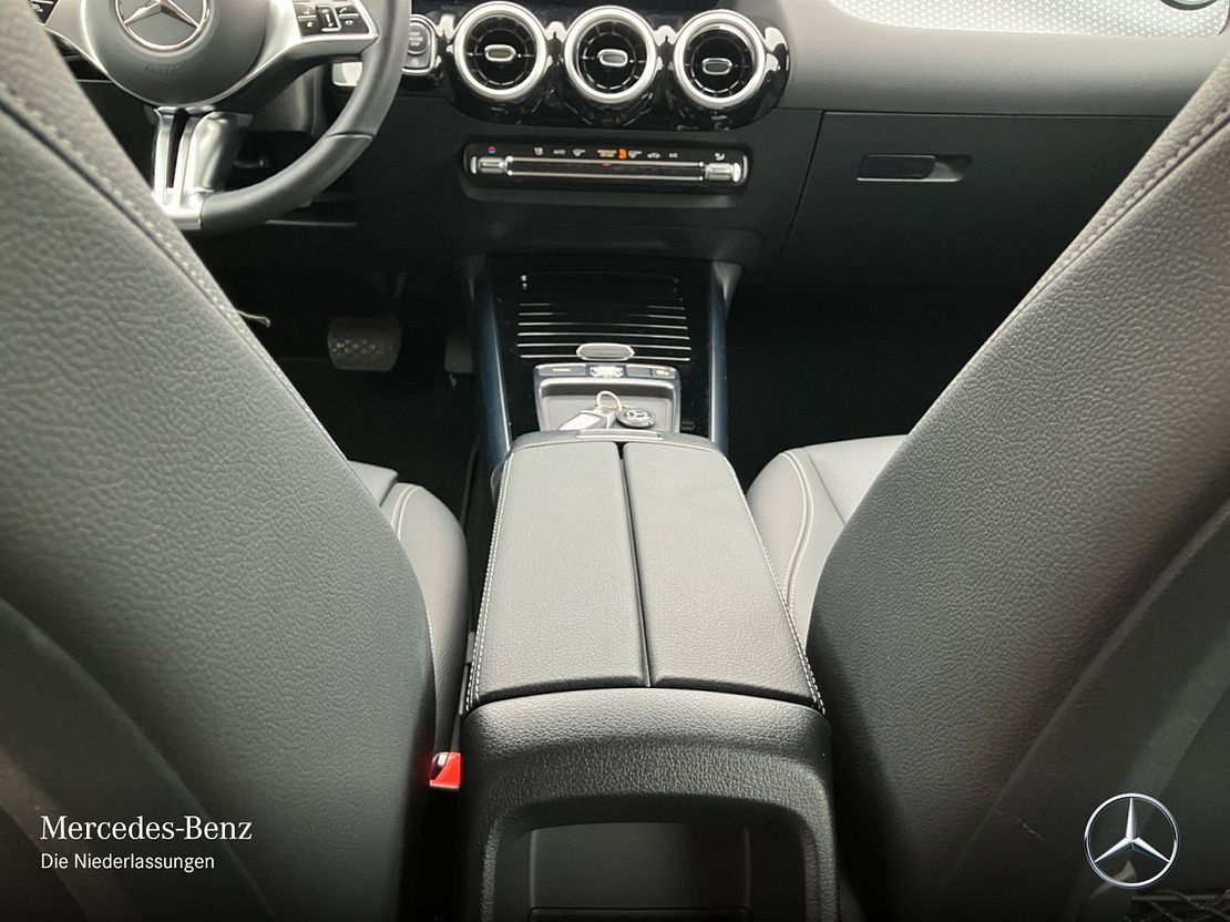 Mercedes-Benz B 200 Sedan