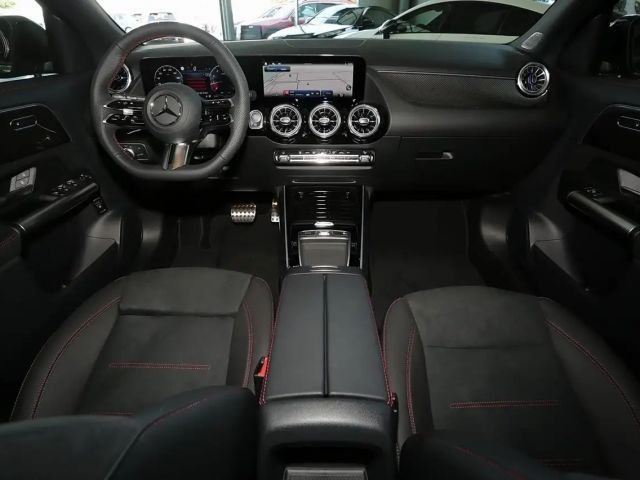 Mercedes-Benz GLA 180 AMG Line