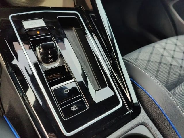 Volkswagen Golf IQ.Drive R-Line