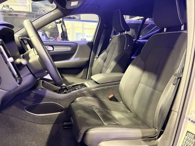 Volvo XC40 Dark Plus