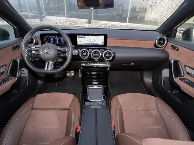 Mercedes-Benz A 200 Limousine Pano SpurW W-Paket S-Sitz LED