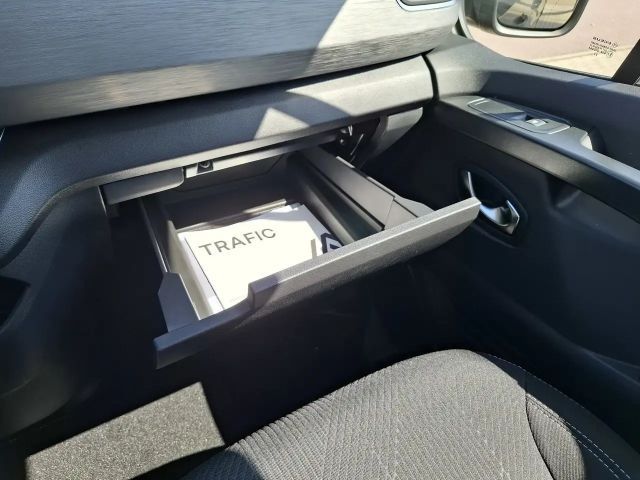 Renault Trafic Blue Grand Spaceclass