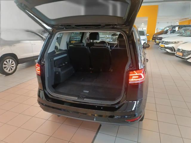 Volkswagen Touran 1.5 TSI DSG IQ.Drive