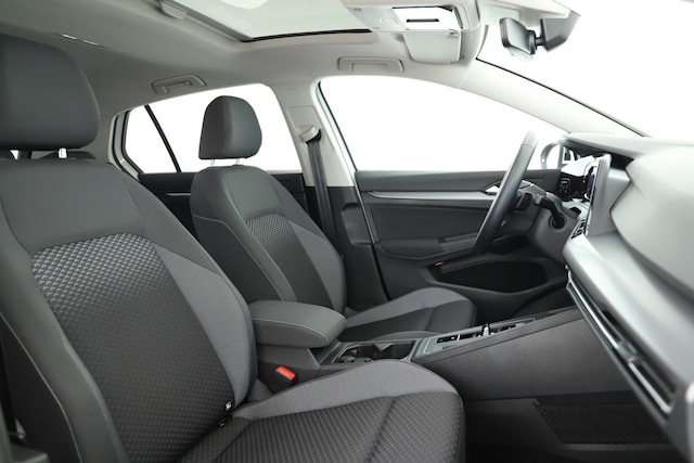 Volkswagen Golf 1.5 eTSI DSG Golf VIII