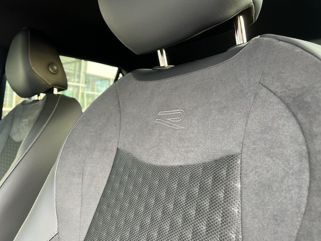 Volkswagen T-Roc 1.5 eTSI DSG R-Line