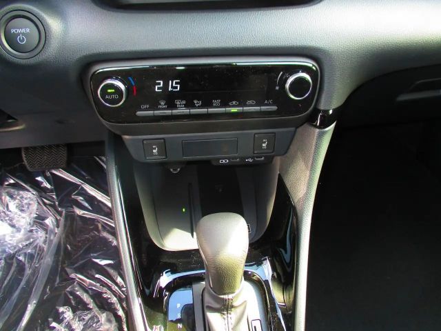 Toyota Yaris 1.5 Teamplayer ACC+LED+SHZ+Fernlichtass.