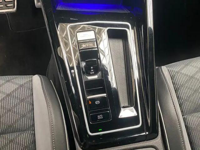 Volkswagen Golf 1.5 eTSI R-Line Style