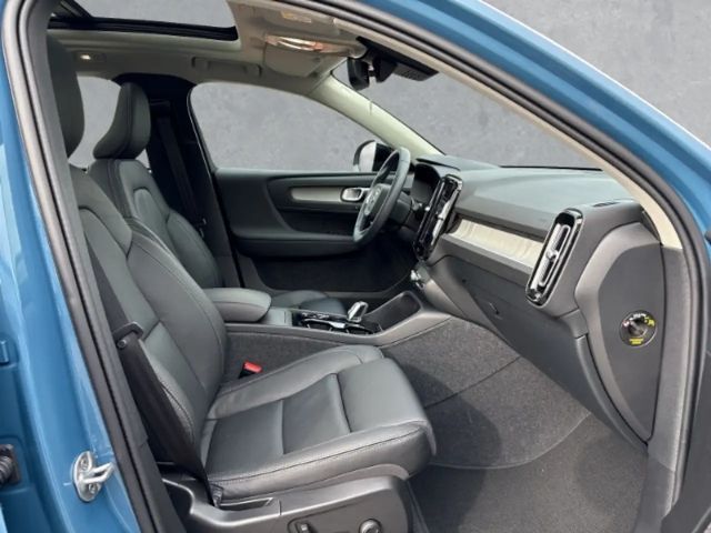 Volvo XC40 Dark Plus