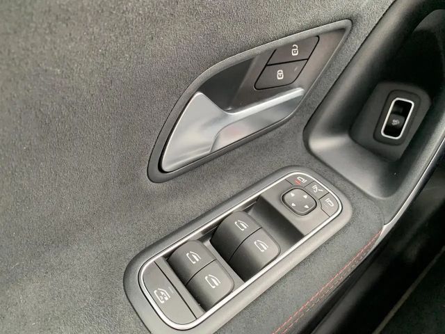 Mercedes-Benz A 200 AMG Line