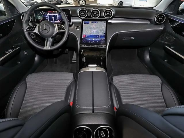 Mercedes-Benz C 180 AVANTGARDE Sedan