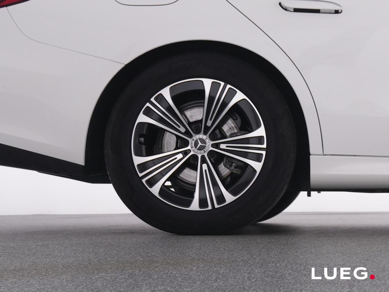 Mercedes-Benz E 200 AVANTGARDE Estate