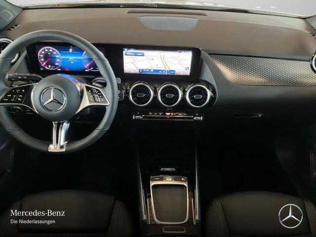 Mercedes-Benz B 200 Progressive Sedan