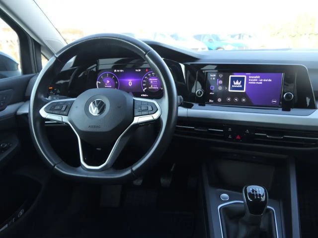 Volkswagen Golf Life Variant