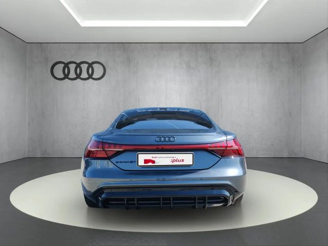 Audi e-tron GT *