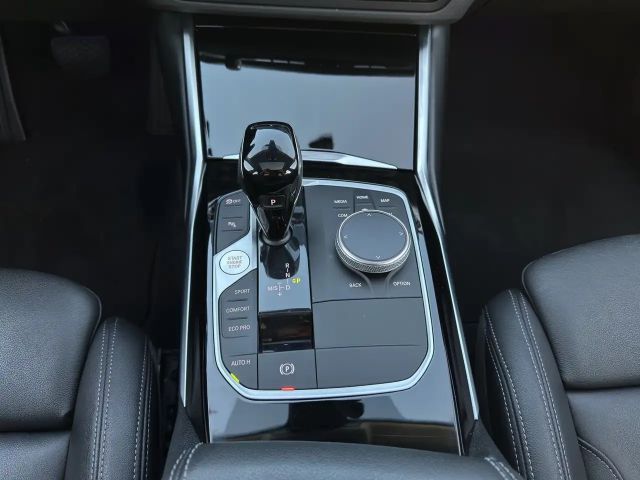 BMW 320 320d Luxury Line Sedan xDrive