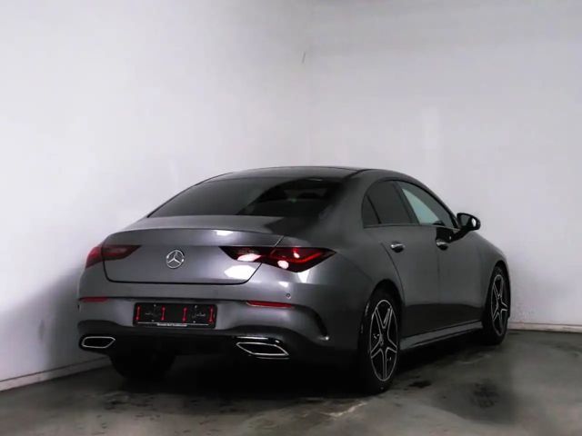 Mercedes-Benz CLA 200 AMG Line Coupé