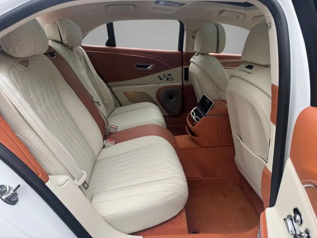 Bentley Flying Spur Hybrid V8