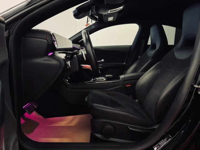 Mercedes-Benz CLA 200 AMG Line CLA 200 d Sedan