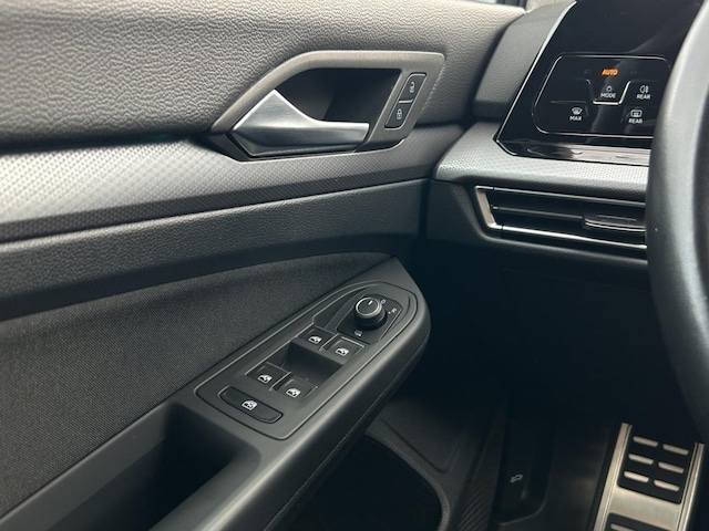 Volkswagen Golf 1.5 TSI Variant