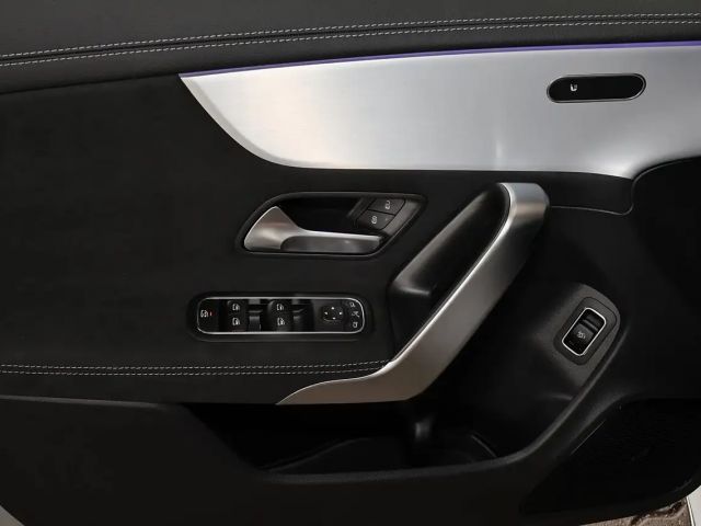 Mercedes-Benz CLA 200 AMG Line Coupé