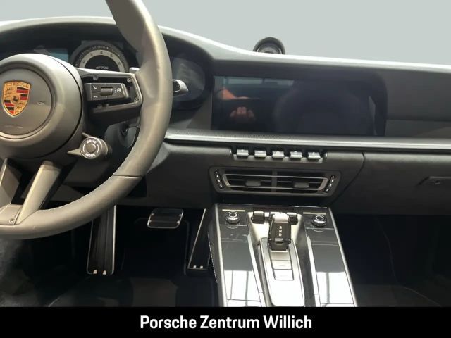 Porsche 992 4 Coupé GTS Targa