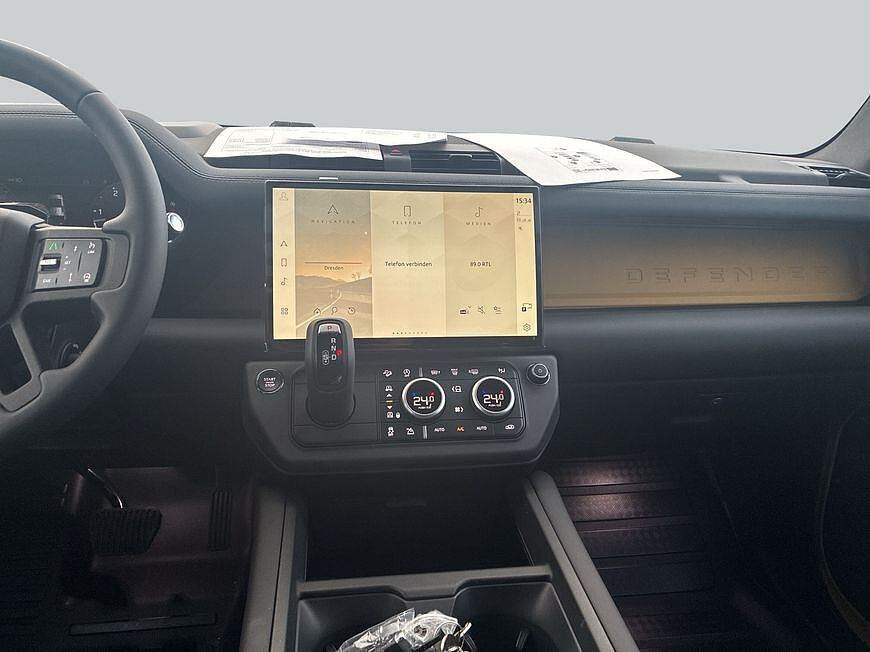 Land Rover Defender 110