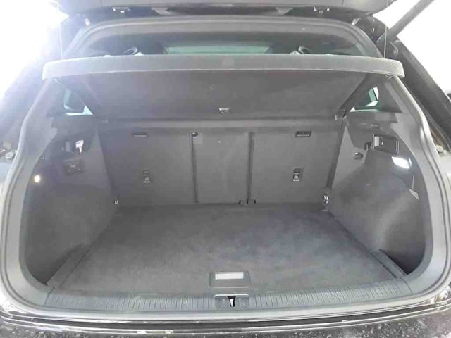 Volkswagen Tiguan BI-COLOUR*AHK*PANO*NAVI*MATRIX