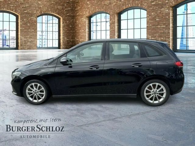 Mercedes-Benz B 250 B 250 e Sedan