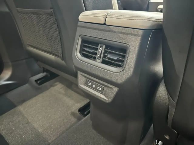 Renault Espace E-Tech Hybrid Iconic