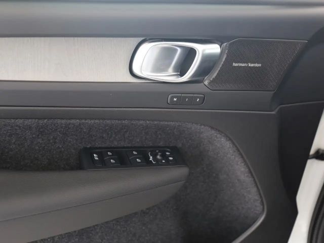 Volvo XC40 Dark Plus