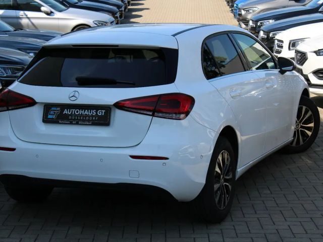 Mercedes-Benz A 180 A 180 d