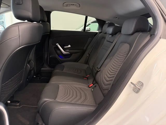 Mercedes-Benz CLA 180 CLA 180 d Shooting Brake