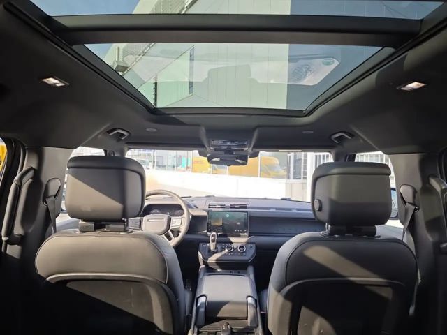 Land Rover Defender 110