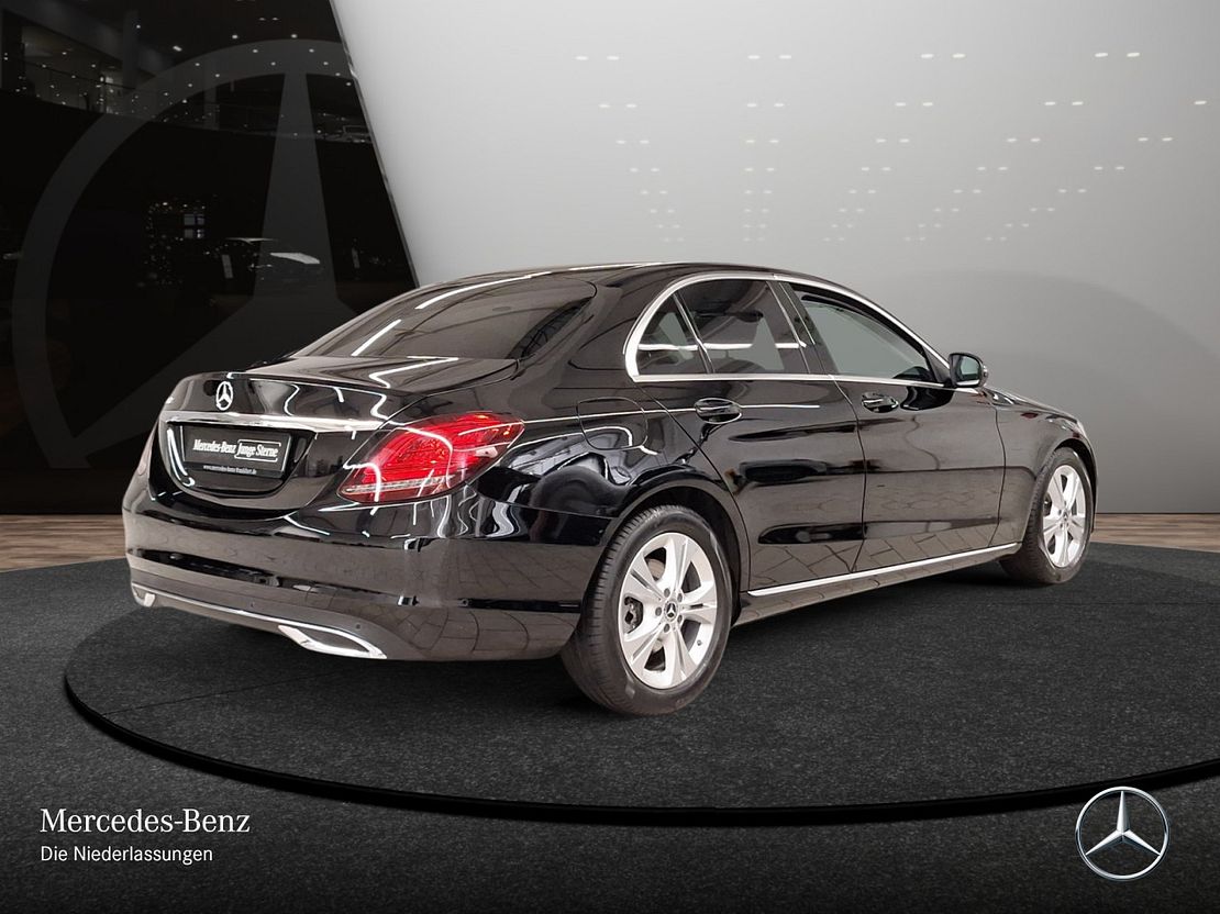 Mercedes-Benz C 200 Sedan