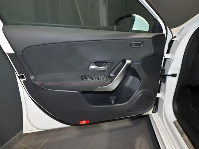 Mercedes-Benz A 250 4MATIC AMG Line