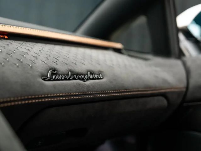 Lamborghini Aventador Ultimae/KAMERA/CARBON/GARANTIE 05/27