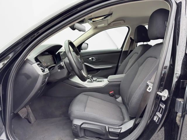 BMW 318 *** M-FELGEN *** DRIVING ASSIST. PROFESSIONAL ***