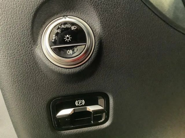 Mercedes-Benz C 180 AMG Line Sedan