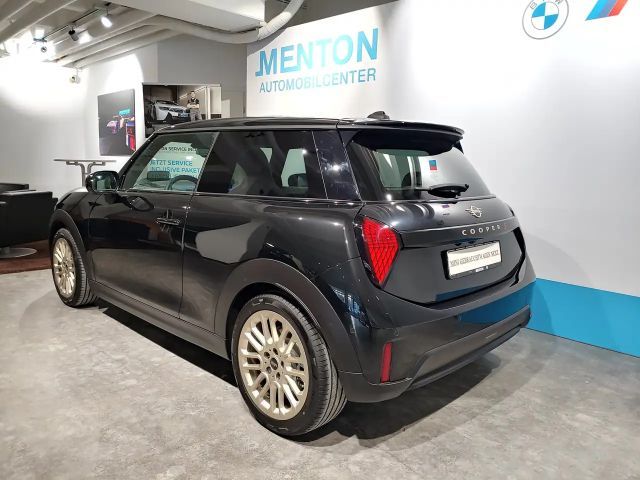 MINI Cooper S Favoured John Cooper Works