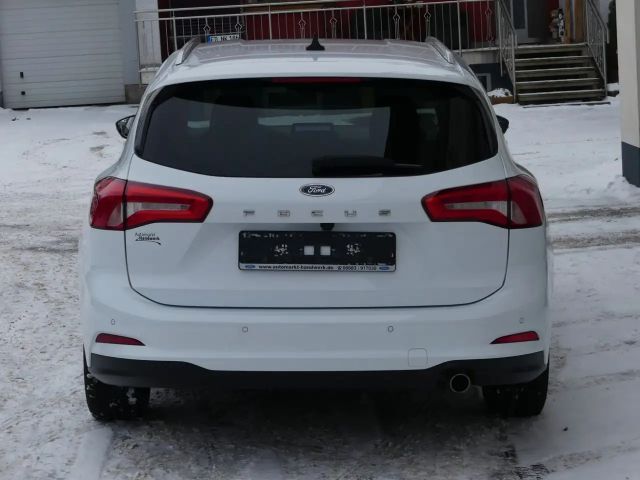 Ford Focus Cool & Connect Wagon