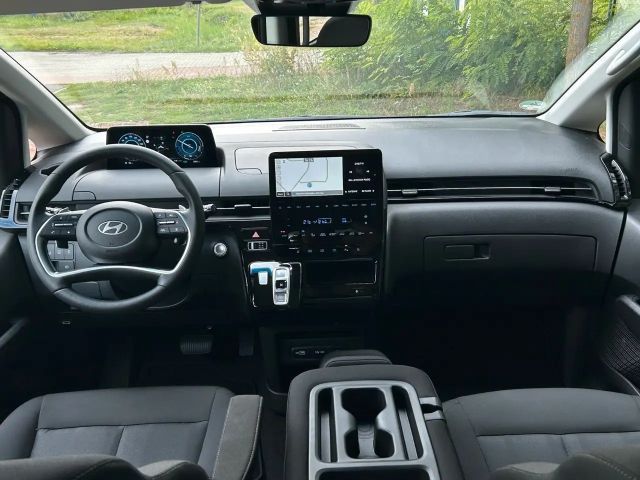 Hyundai Staria Trend