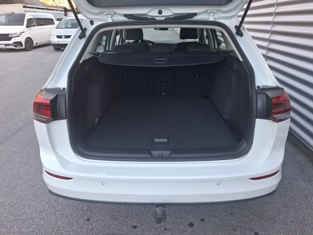 Volkswagen Golf Life Variant