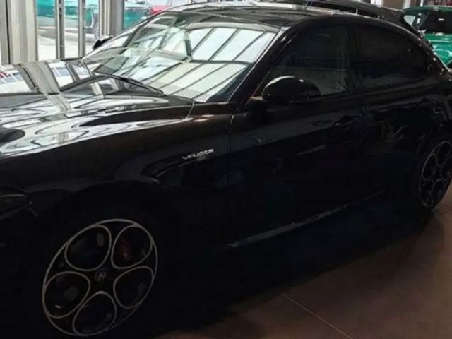 Alfa Romeo Giulia AT8 Q4 Veloce