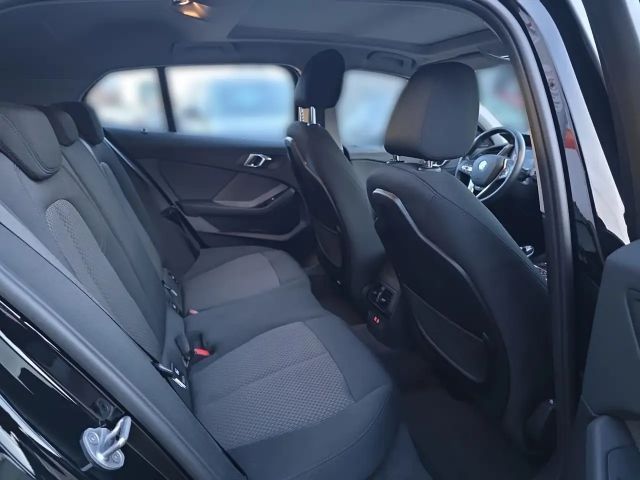 BMW 118 118d Advantage pakket Sedan